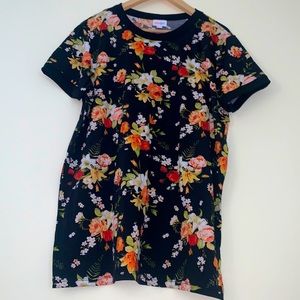 XL lularoe black floral shirt